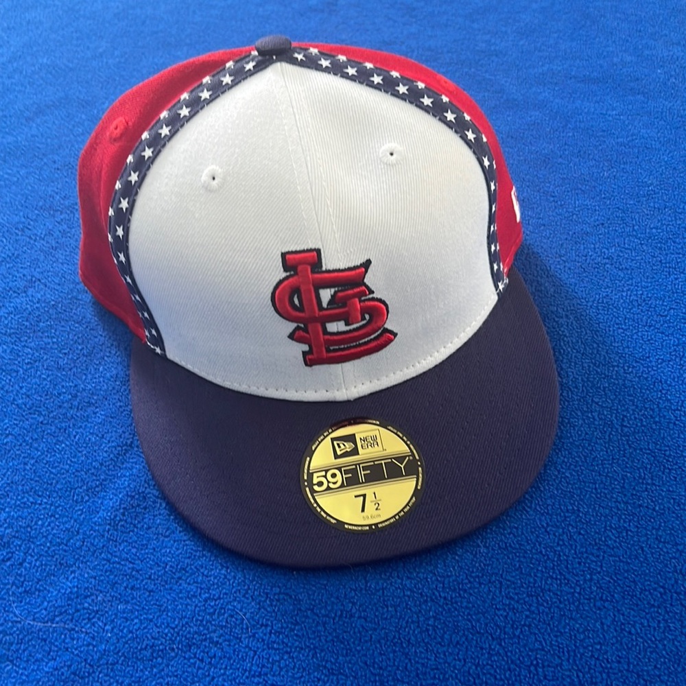 St. Louis Cardinals Fitted Baseball Hat 7 1/2 Never Worn